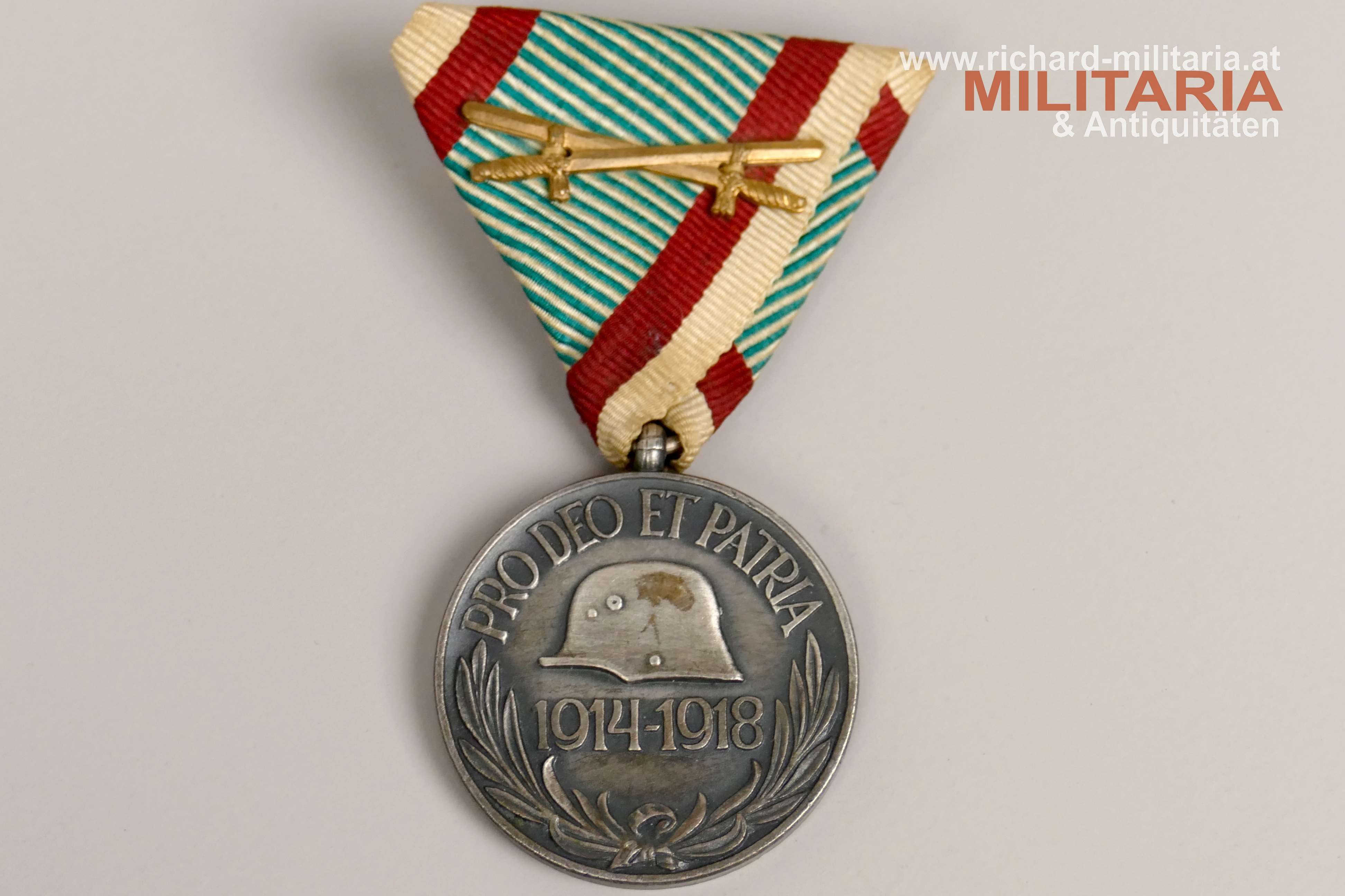 Ungarn - Weltkriegserinnerungsmedaille 1914-1918 mit Schwertern