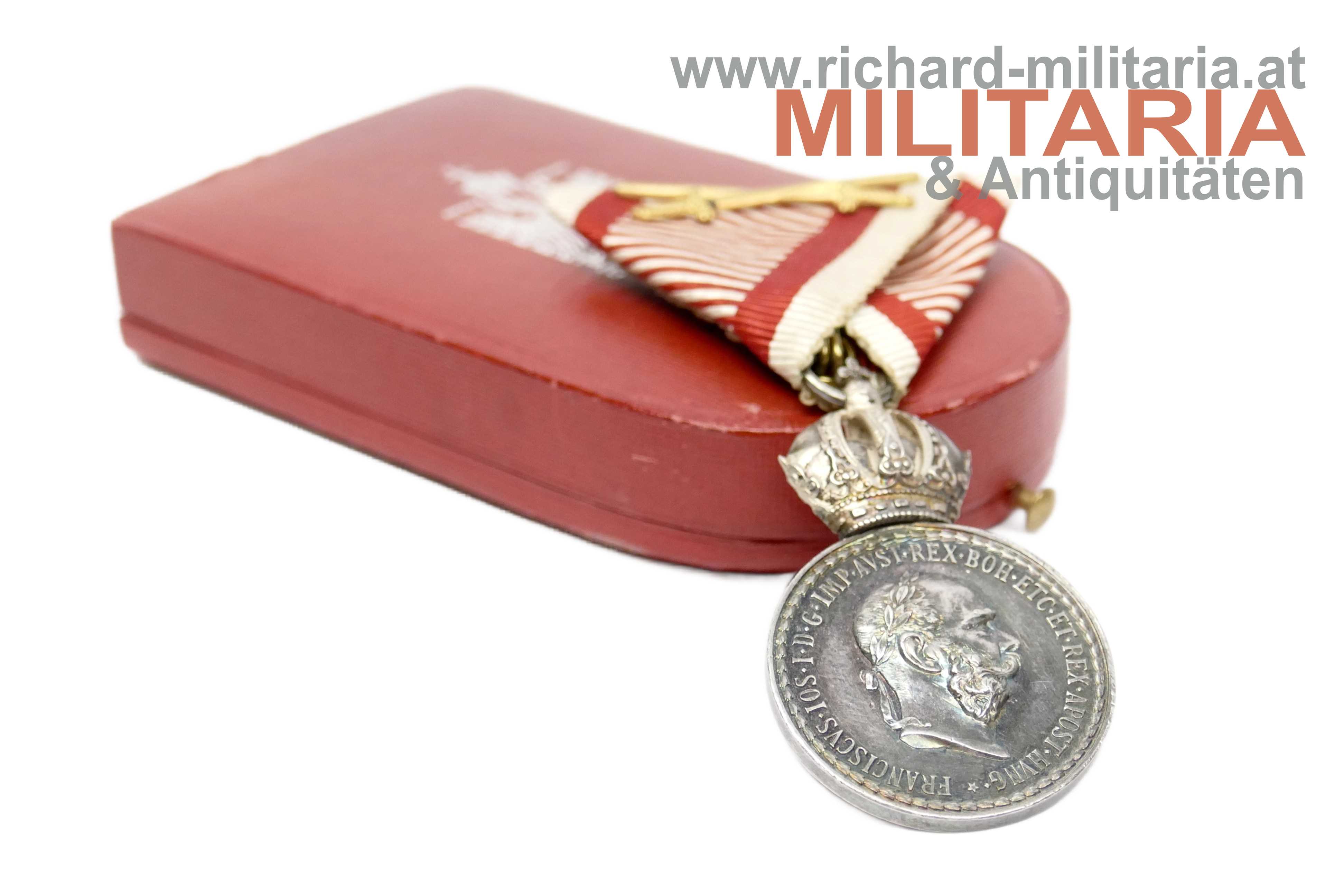 k.u.k. Silbernes Signum Laudis m. Schw. Kaiser Franz Josef mit Etui