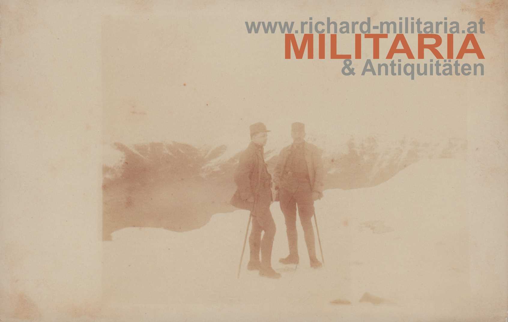 k.u.k. Foto - 2 Offiziere im Schnee am Berg