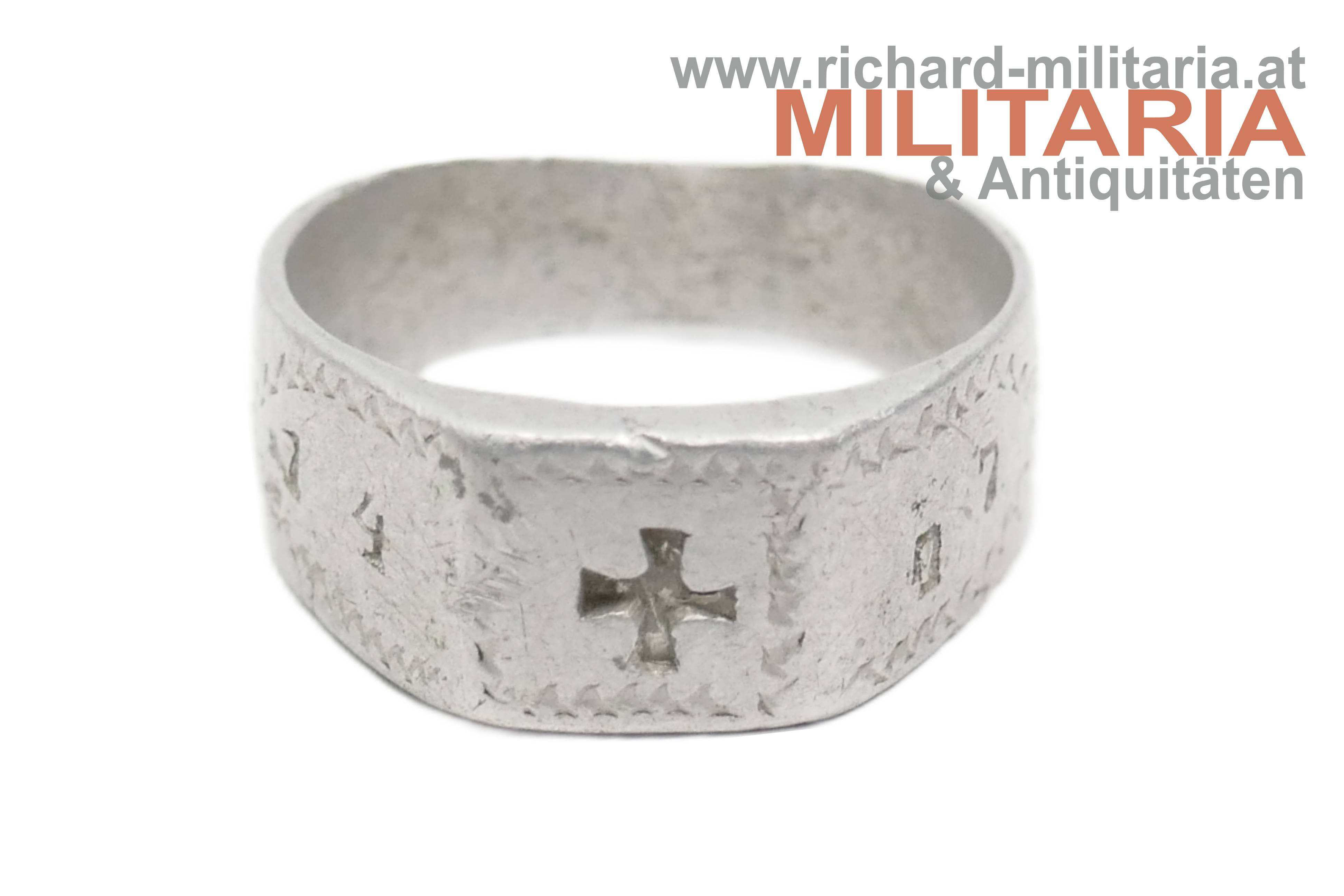 Patriotischer Ring mit Kreuz und Gravur "14 - 17"