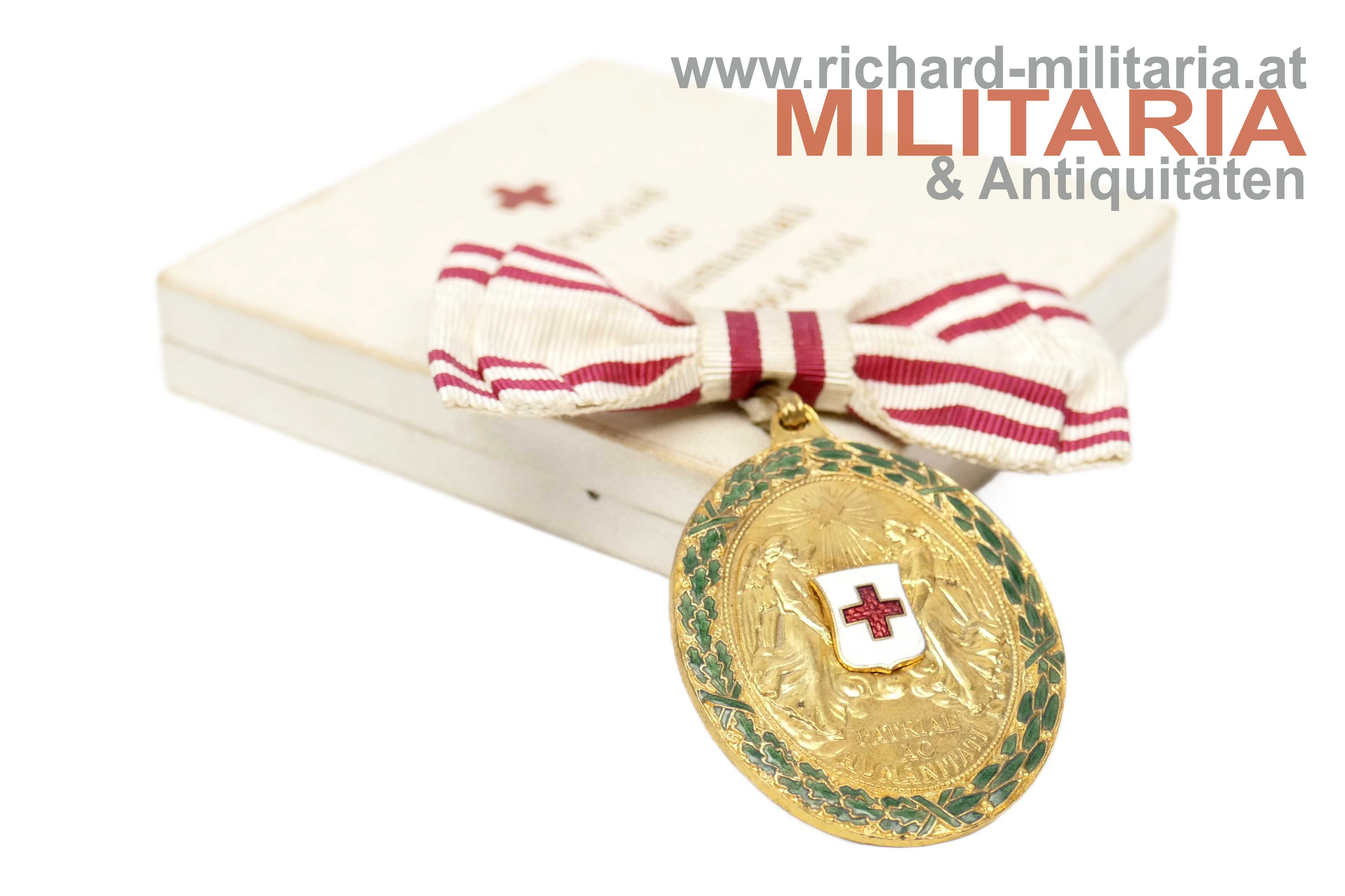 Rotes Kreuz - Bronzene Ehrenmedaille mit KD & Damenmasche mit Etui