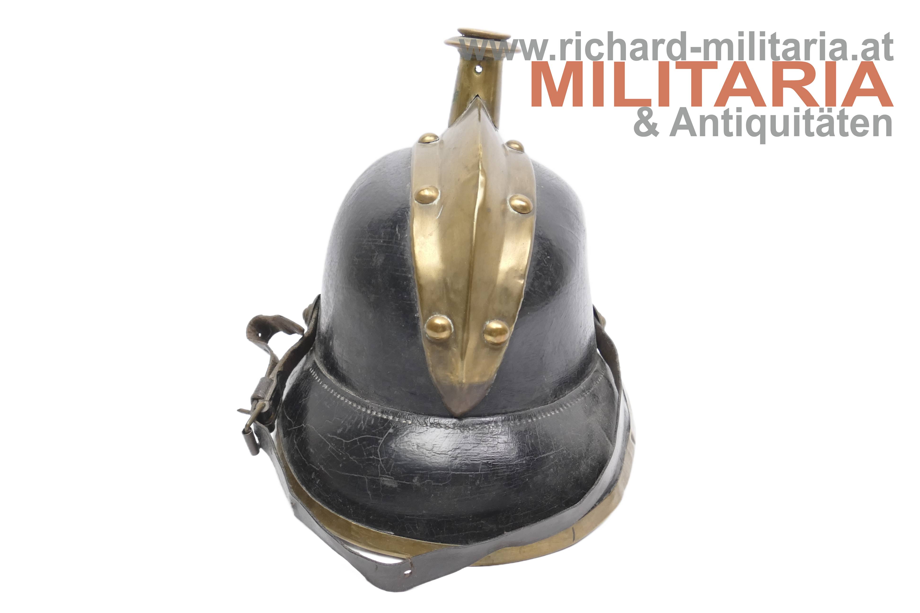 aussergewöhnlicher Feuerwehrhelm 