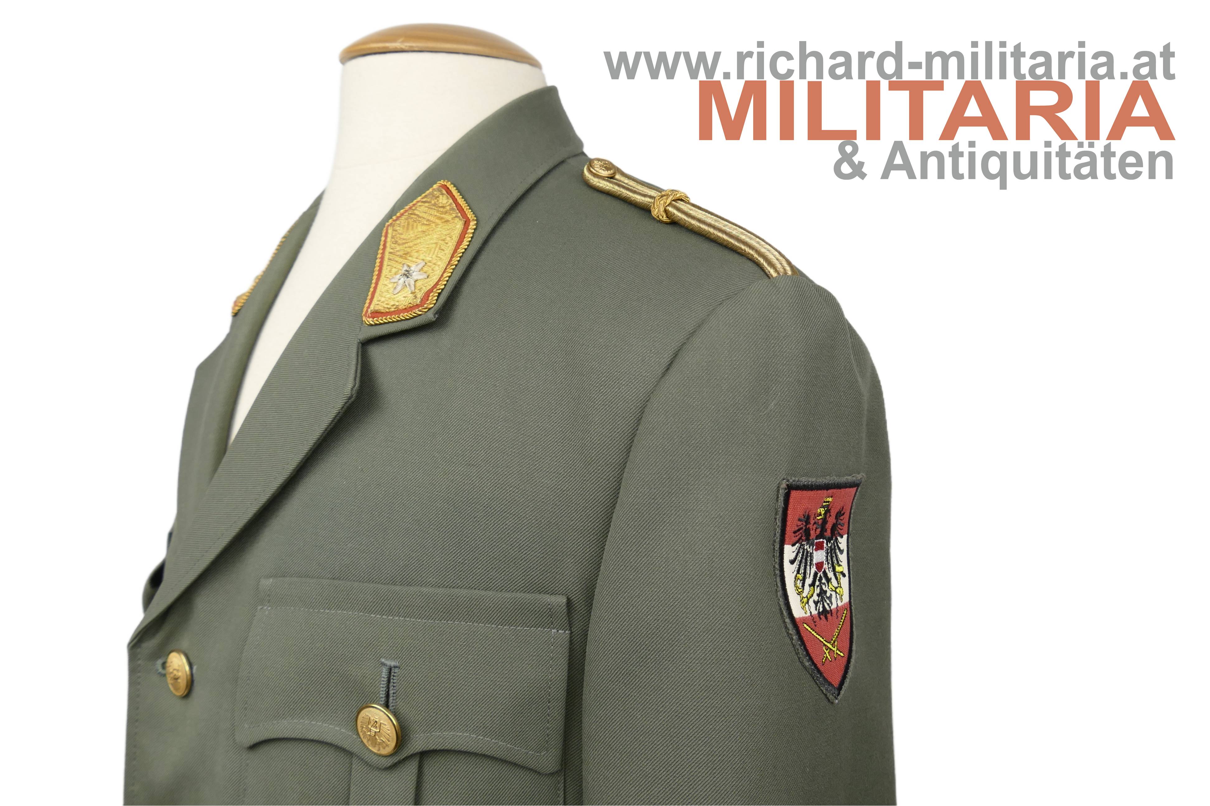 ÖBH Brigadier Robert Brieger - Rock mit Hose