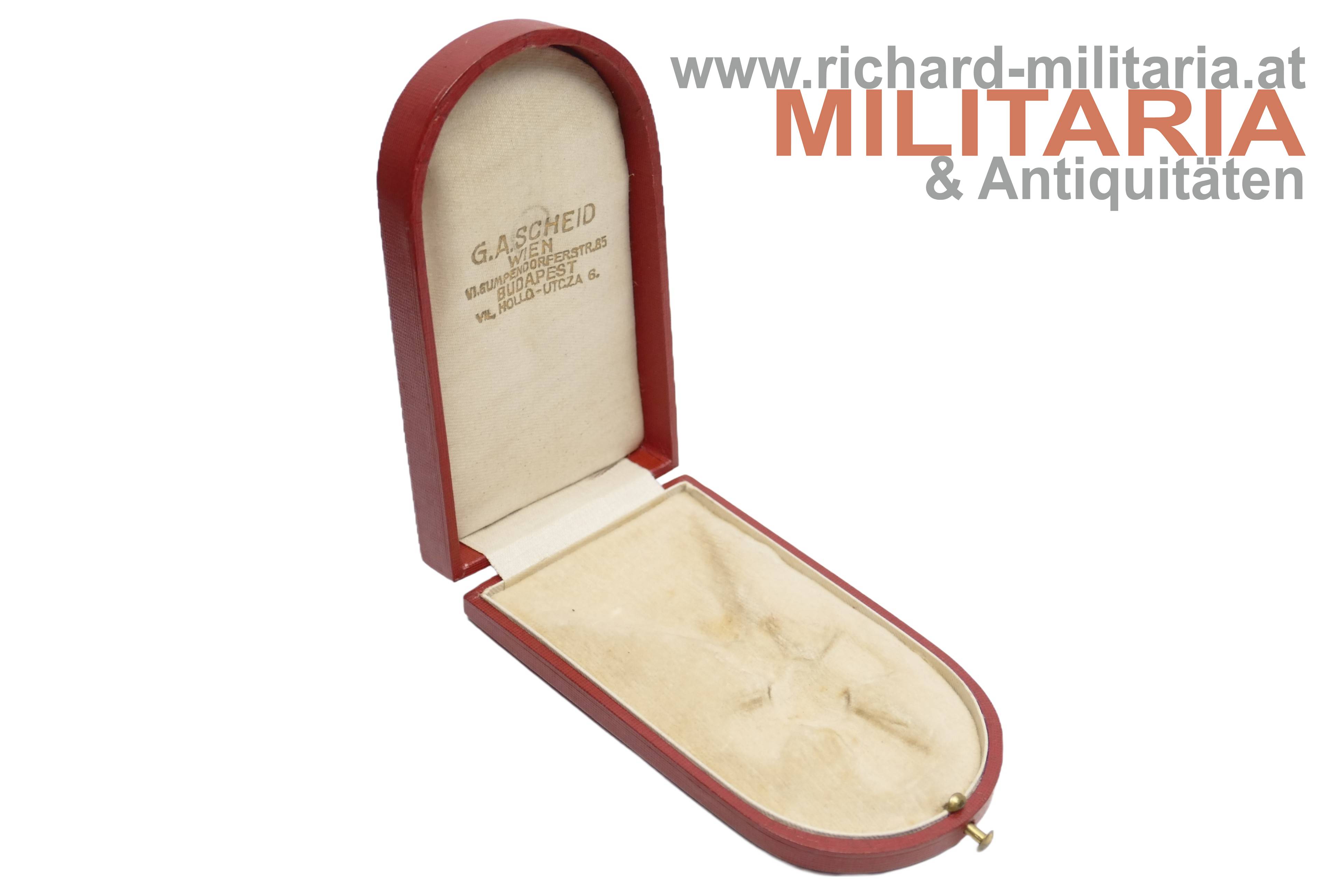 Rotes Kreuz - Etui zum Ehrenzeichen 2. Klasse Frieden