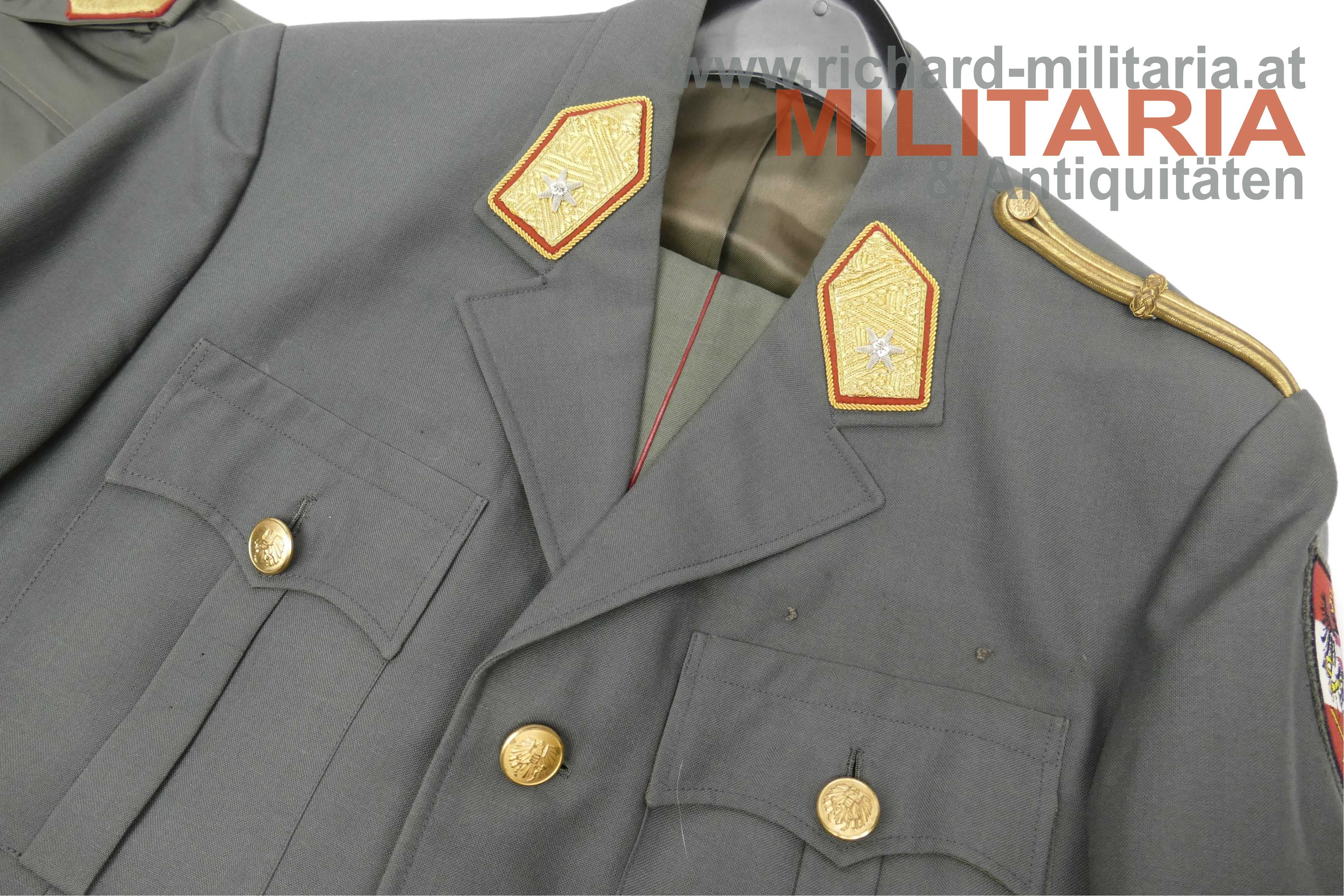 ÖBH Brigadier - Rock mit Hose und Regenmantel