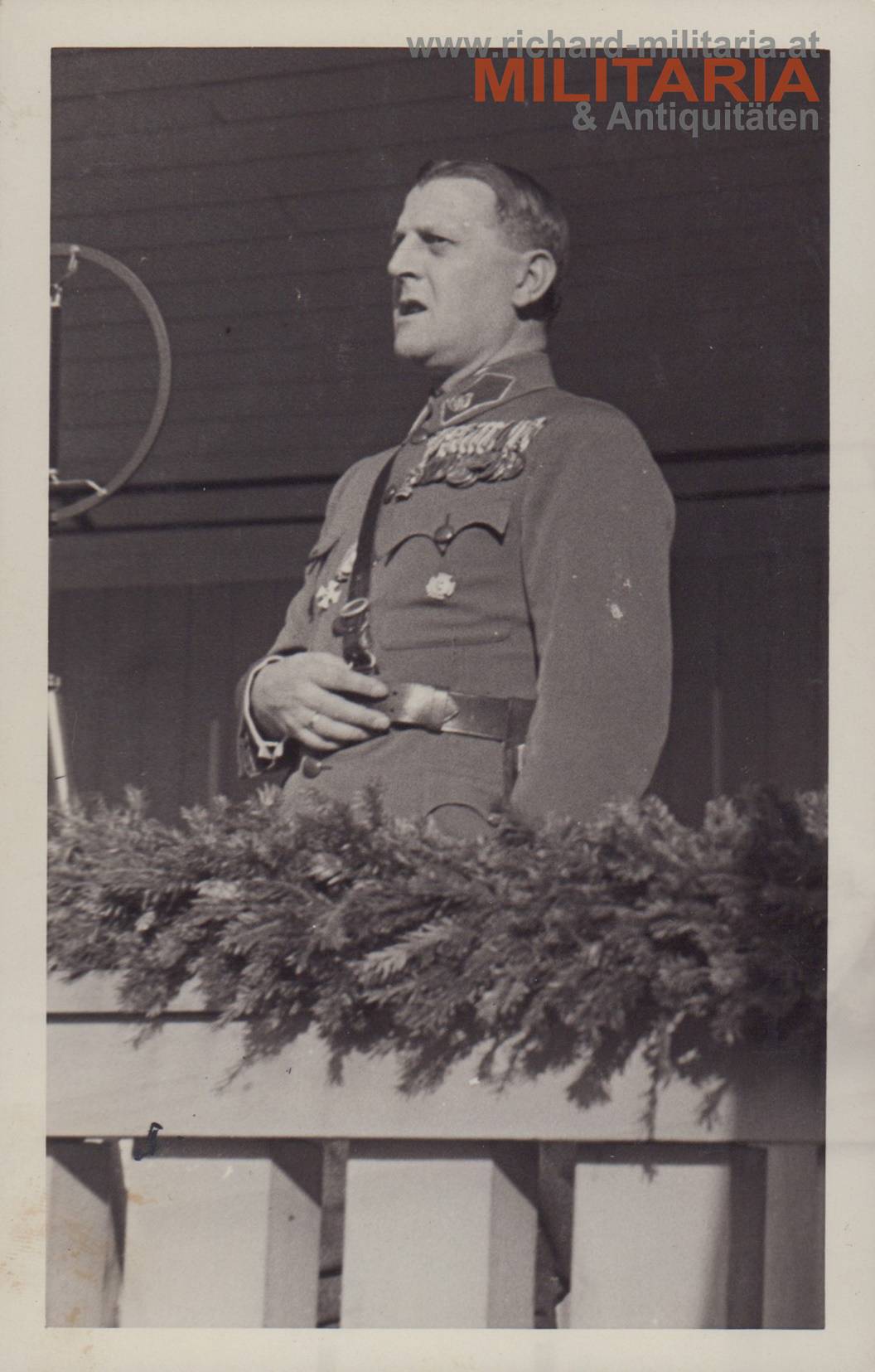 Foto - Emil Fey bei einer Ansprache