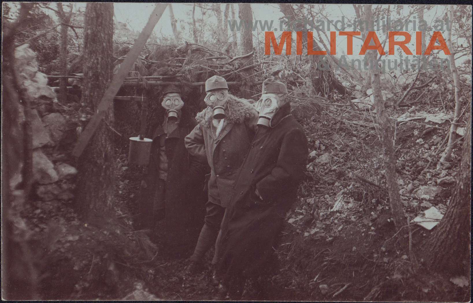 3 k.u.k. Soldaten "Vor dem feindlichen Gasangriff"