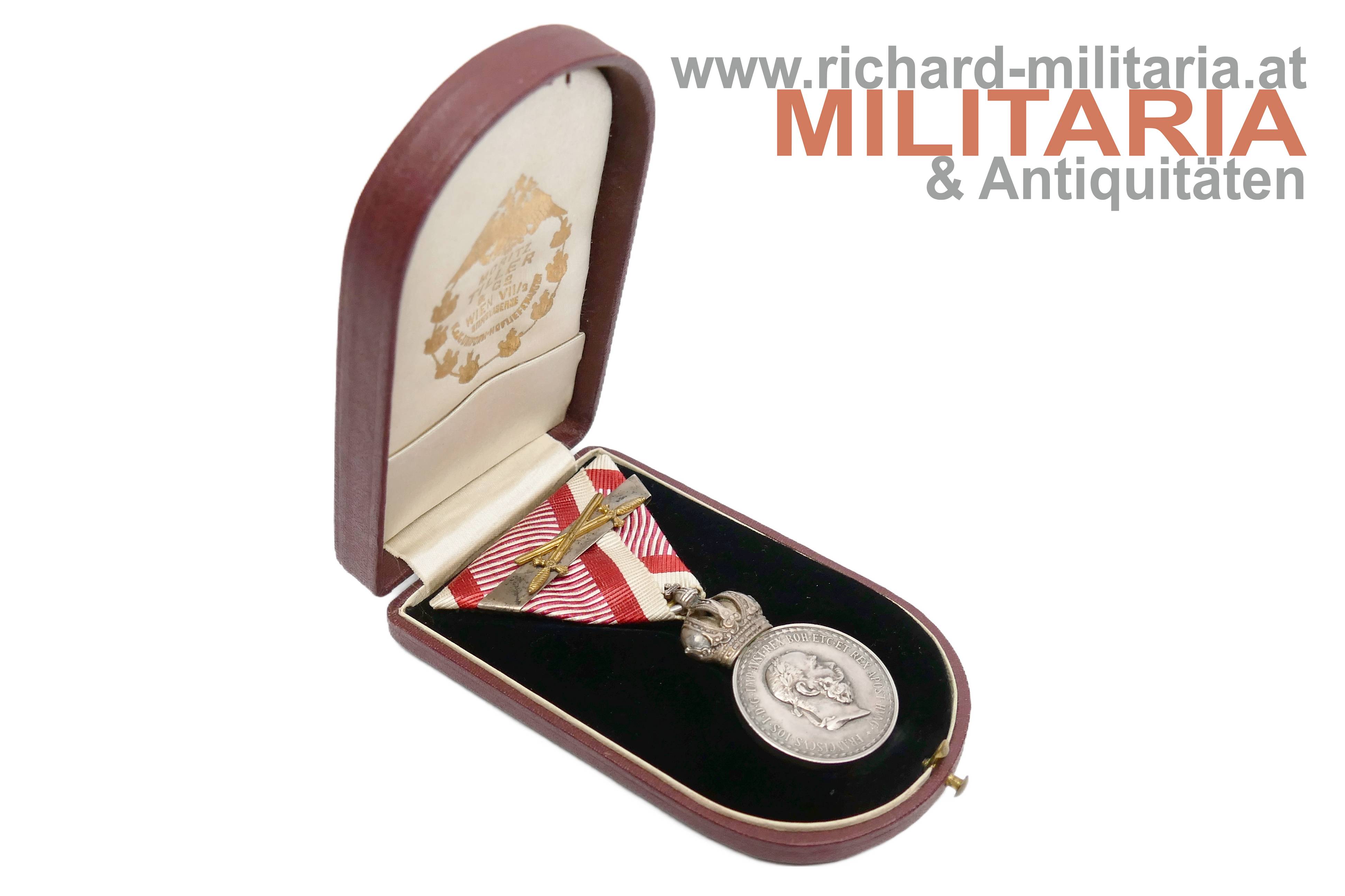 k.u.k. Silberne Militärverdienstmedaille + WH-Spange + Schw. - FJ1 - Tiller-Etui
