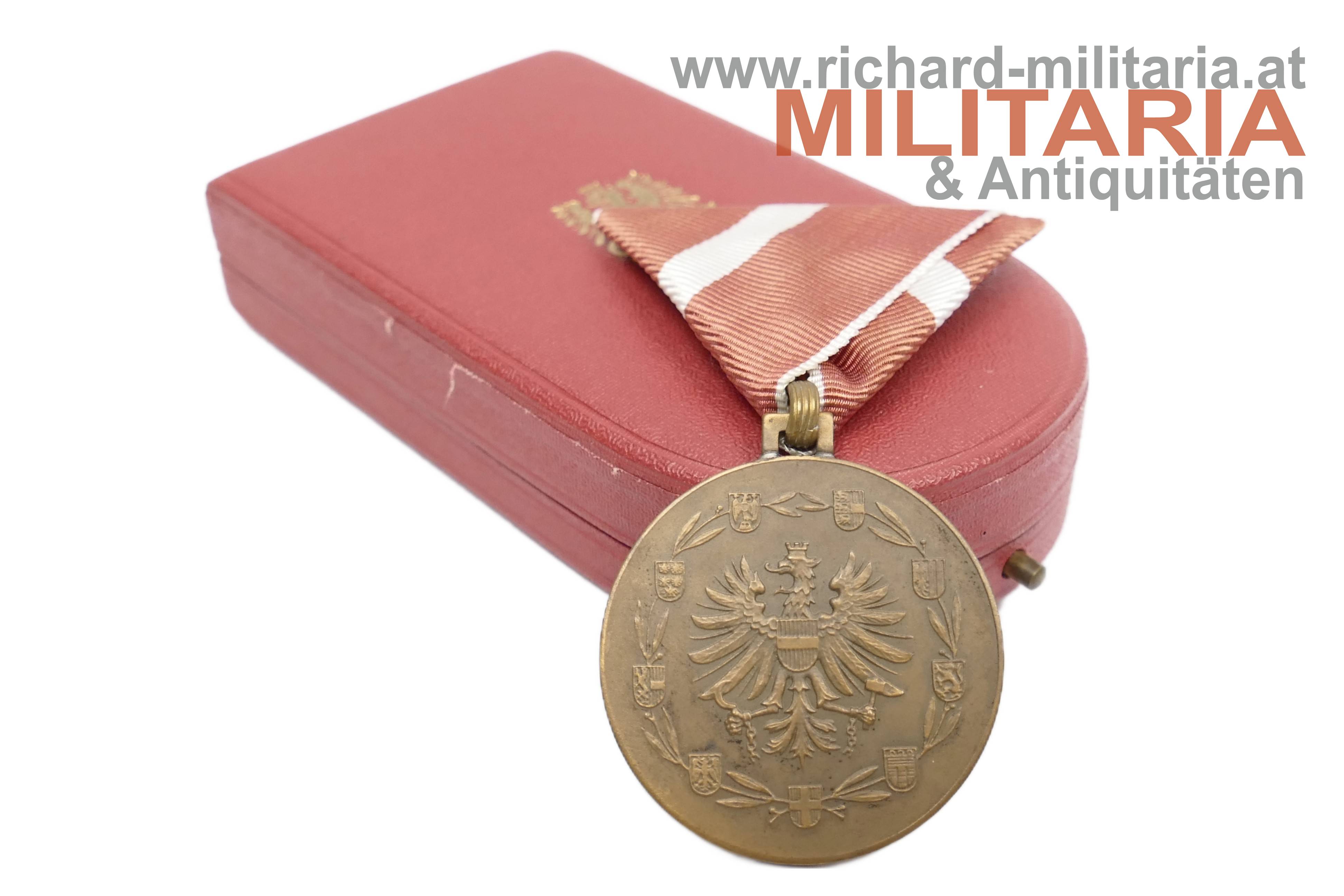 Bronzene Medaille für Verdienste um die Republik Österreich