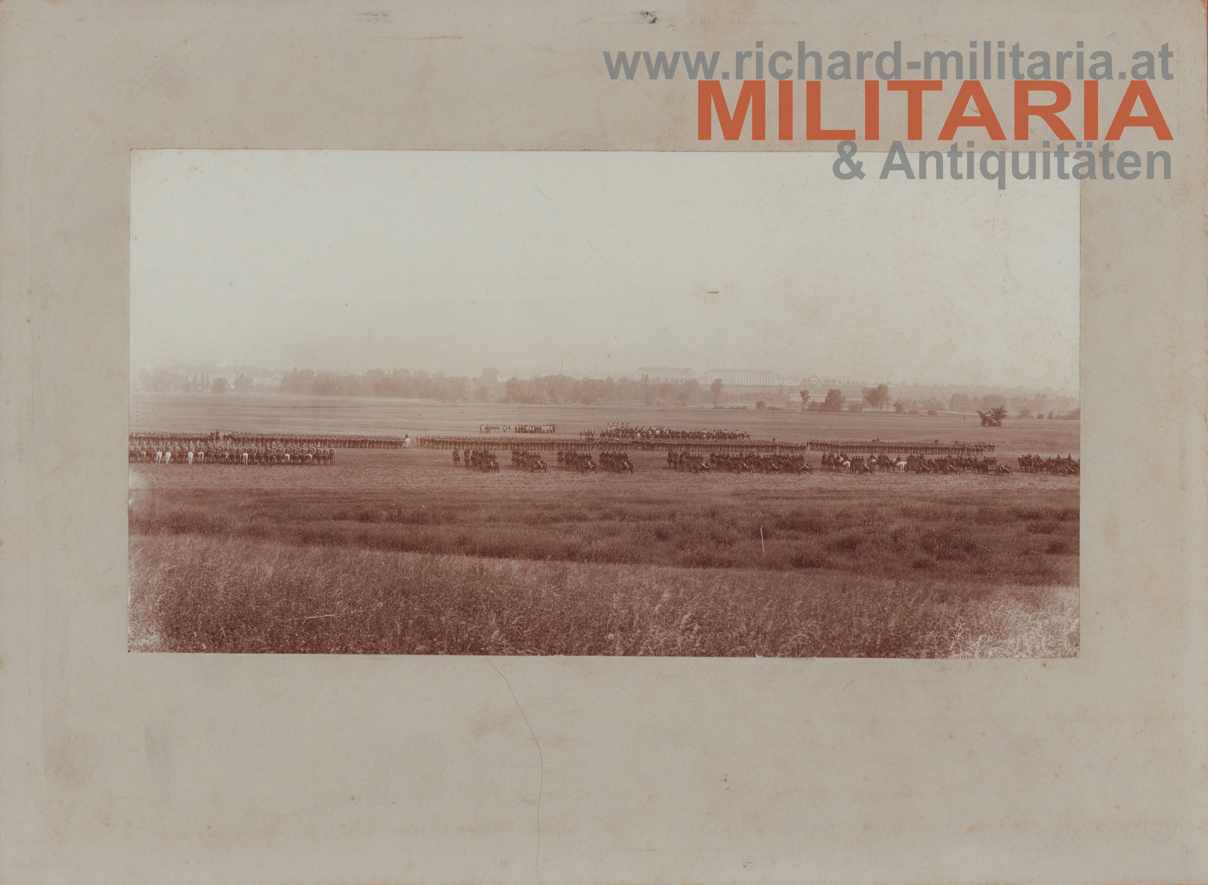 Foto einer großen k.u.k. Artillerie-Parade