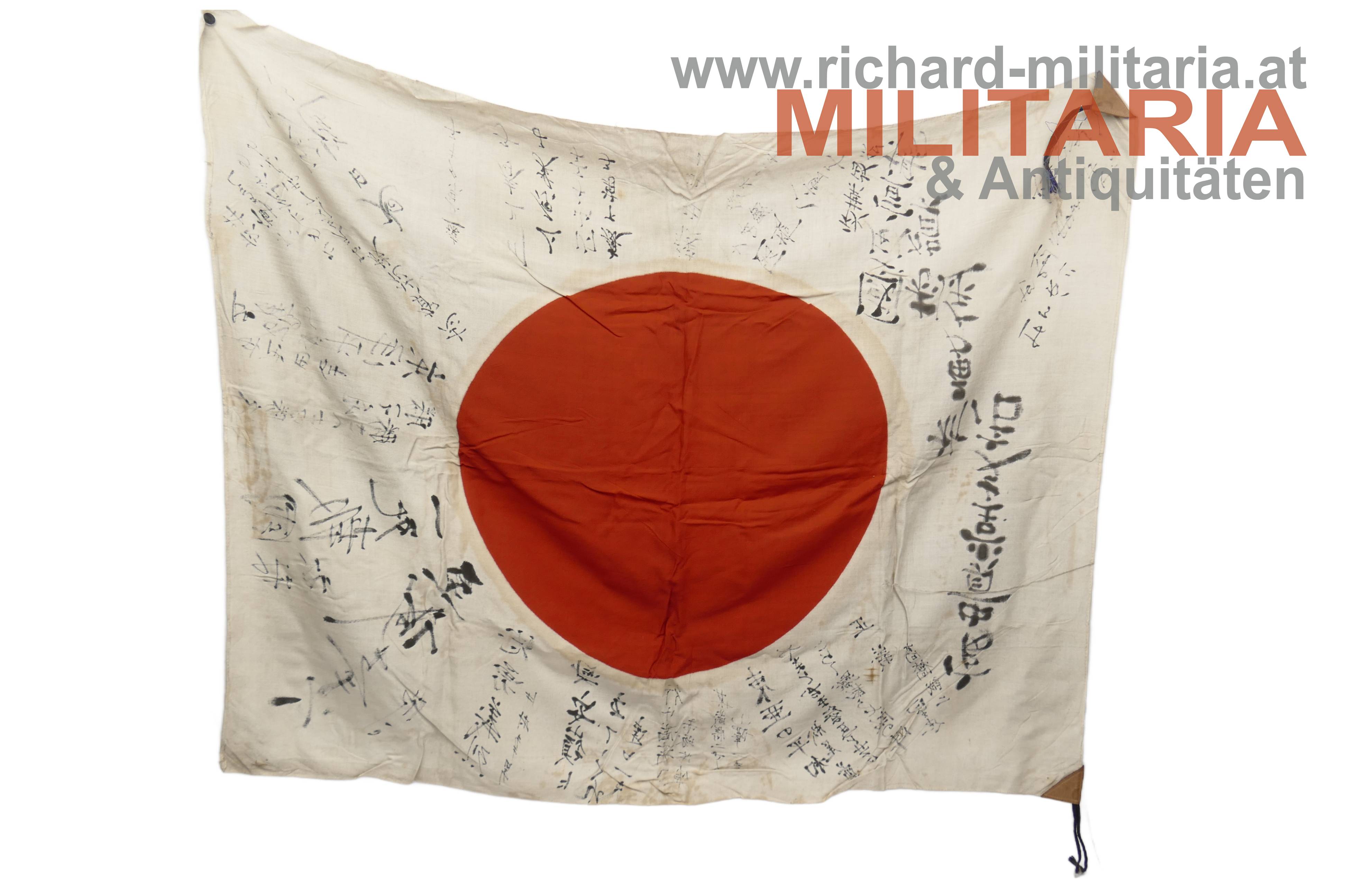 Japan - signierte Glücksfahne „Hinomaru Yosegaki“ aus dem 2. Weltkrieg