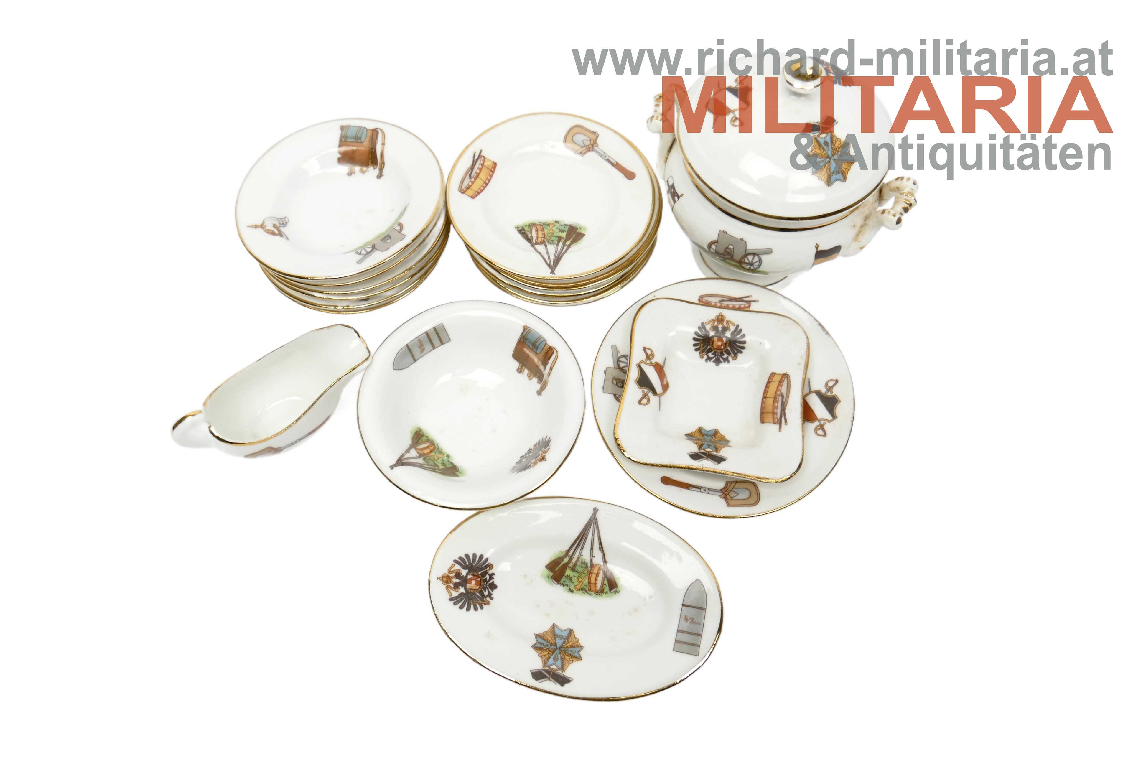 Kinderporzellan - "Kriegsgeschirr mit militärischen Objekten"