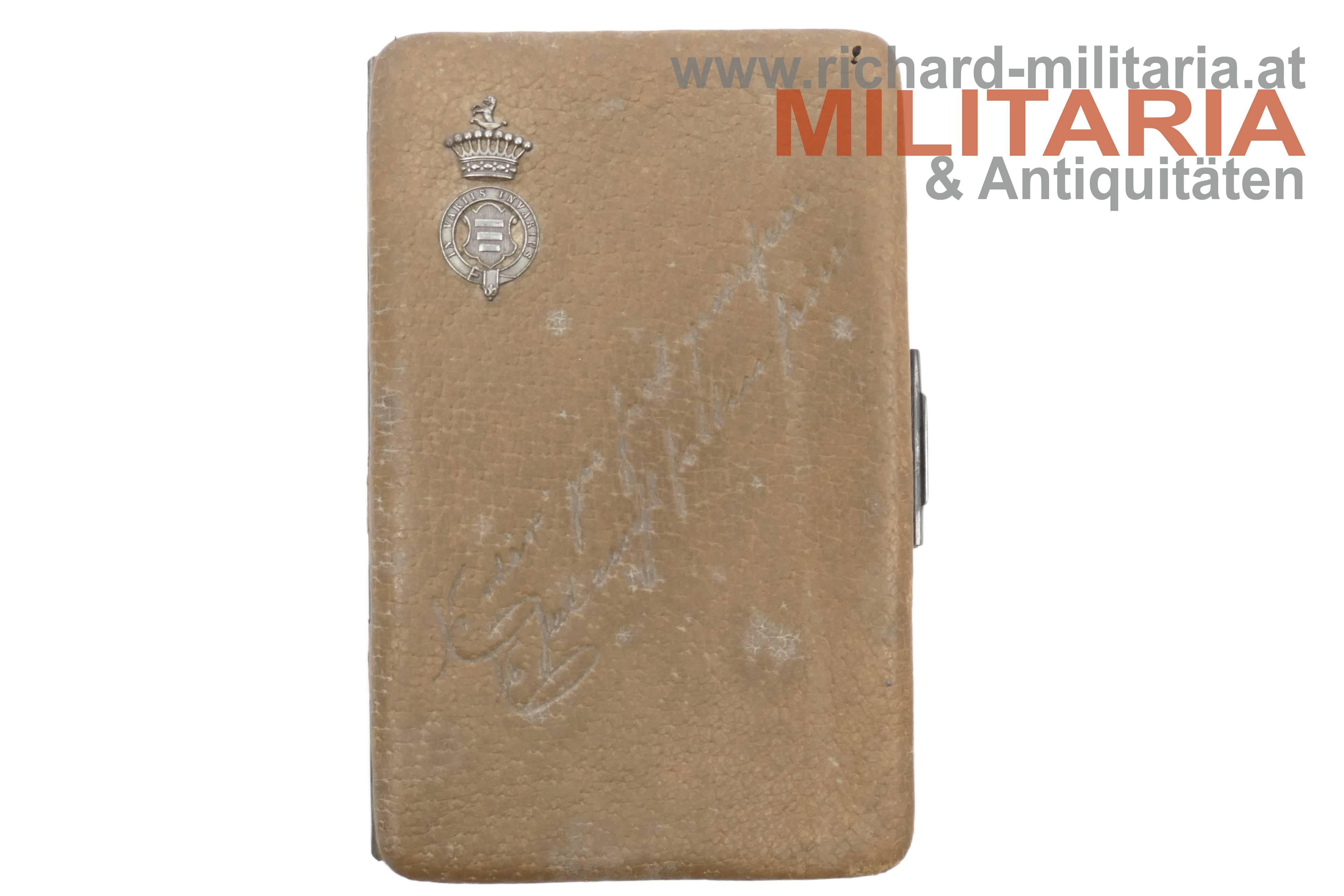 Grafen von Schlabrendorf - Zigarettenetui aus Leder mit Grafenwappen